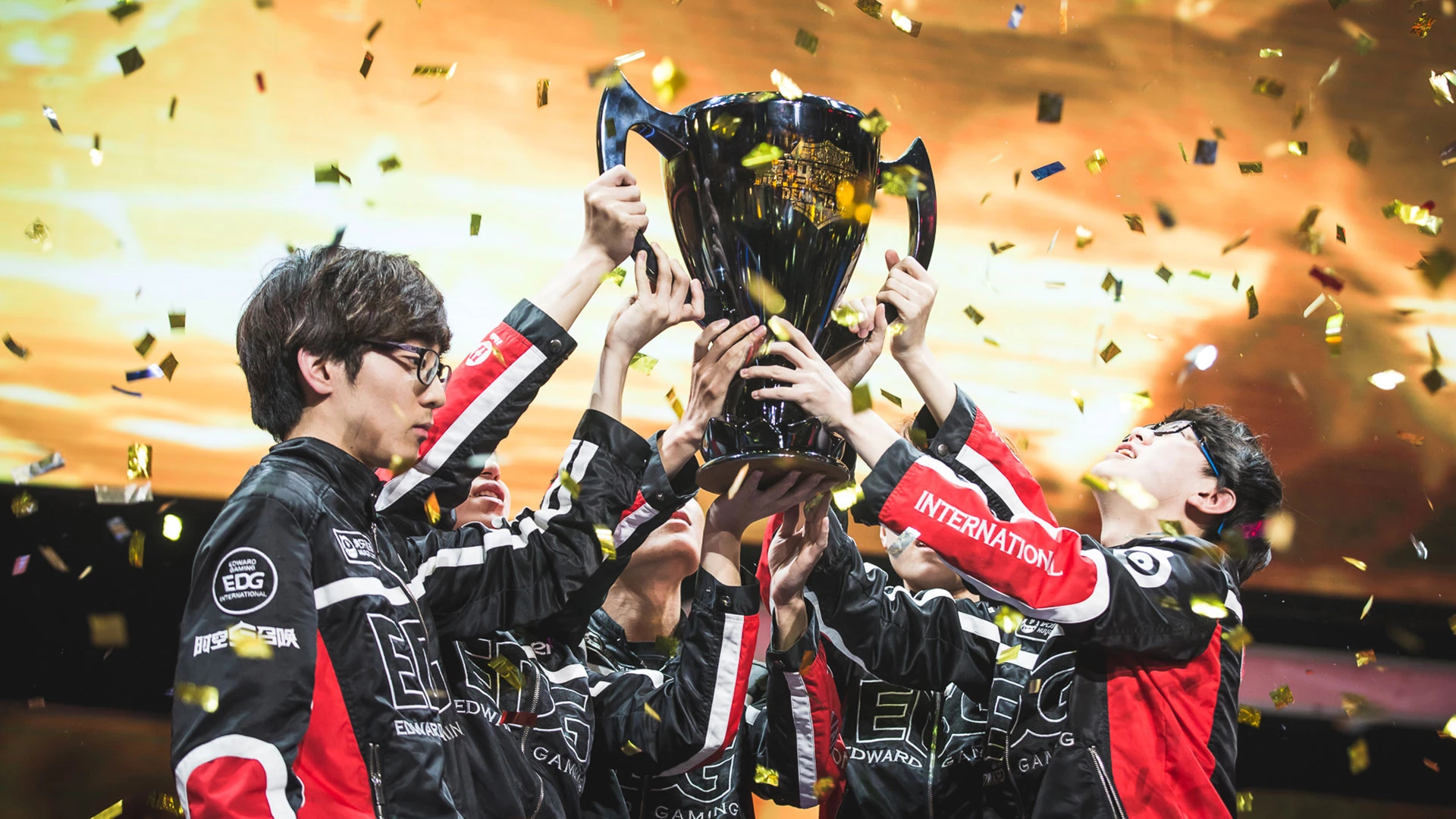 FPX战队新援jiejie首秀，FPX对阵BLG战况回顾与展望